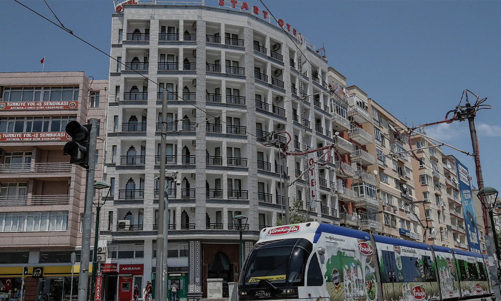 Antalya'da Eşsiz Bir Konaklama Deneyimi: Start Otel